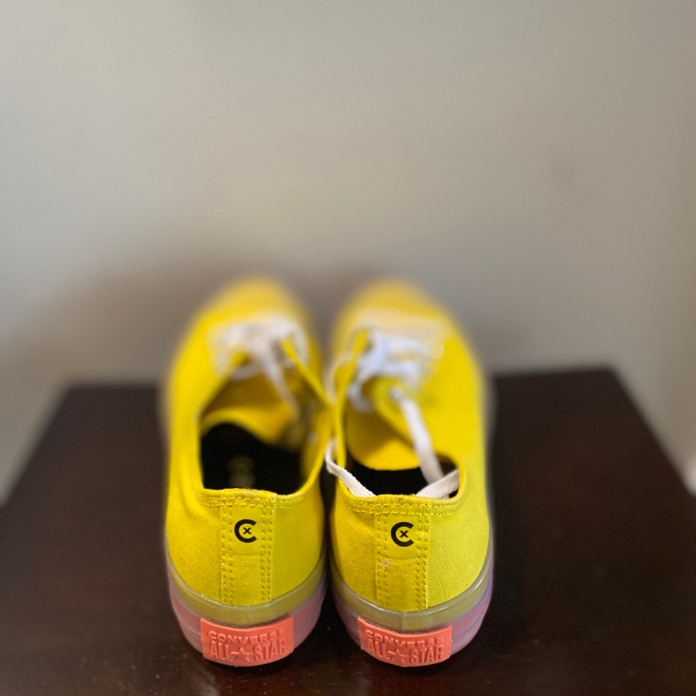 Shoes - Picture 3 of 8